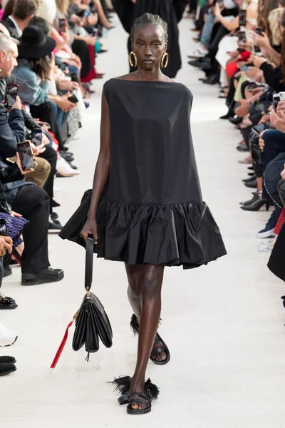 Look 3